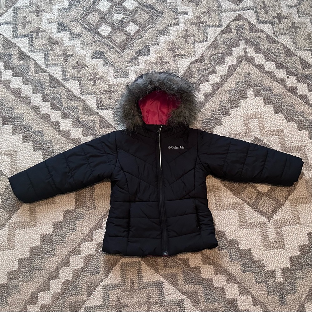 Columbia toddler girls 3T Katelyn Crest winter jacket with fur hood